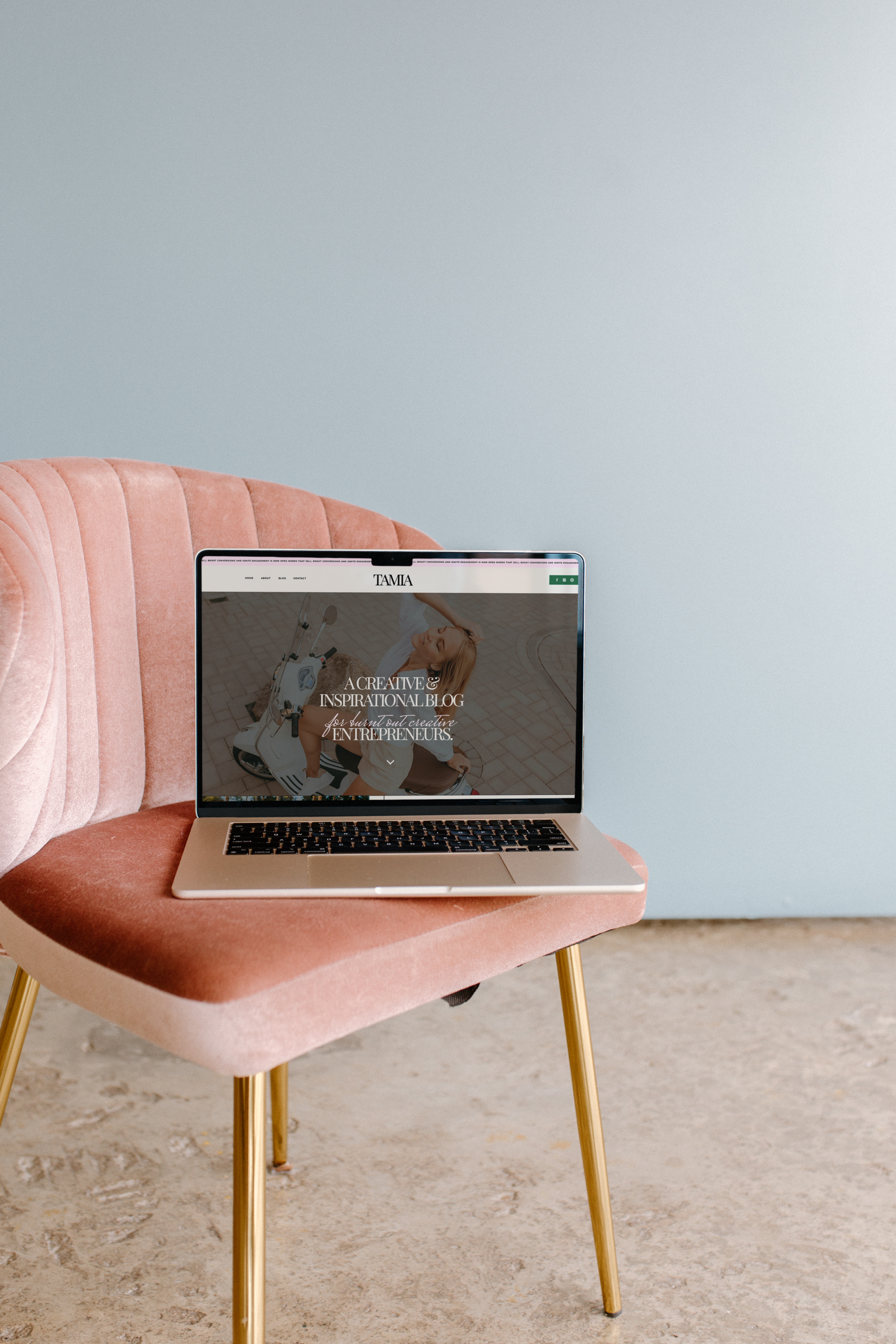 tamia laptop mockup